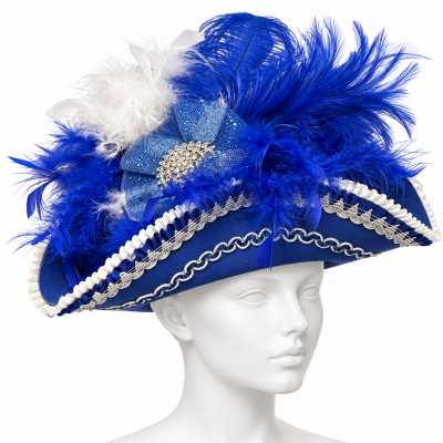 Chapéu tricórnio azul com decoração de penas azuis e brancas e adorno de strass
