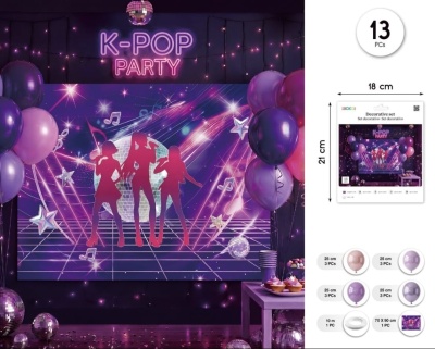 Conjunto de decoração para festa K-POP PARTY com balões roxos e rosa, painel com silhuetas e notas musicais.