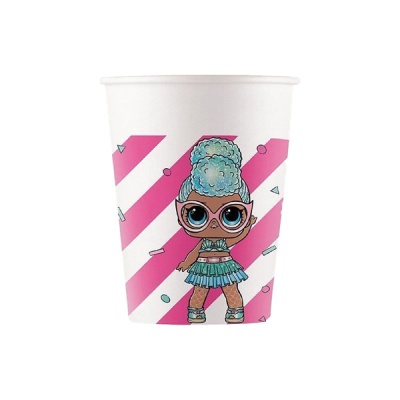 Copo de papel com boneca ilustrada e riscas cor-de-rosa