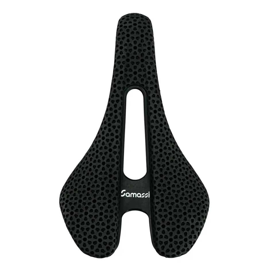 Selim de bicicleta preto perfurado com recorte central e marca Gamassi