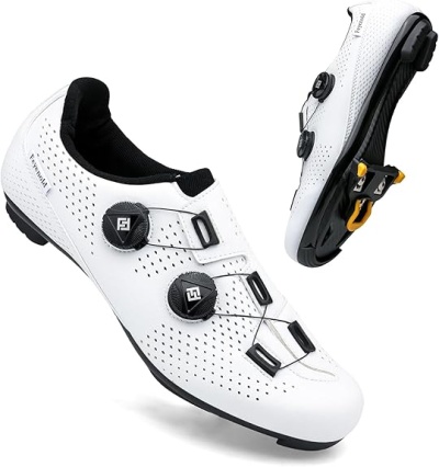 Sapatos de ciclismo brancos com fecho de disco e sola preta com travão amarelo