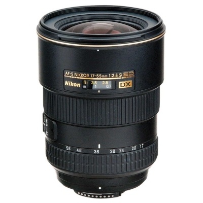 Objetiva fotográfica Nikon AF-S NIKKOR 17-55mm preta