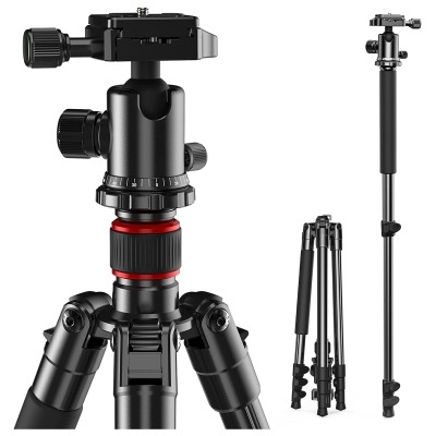 Tripé de fotografia preto em várias posições.