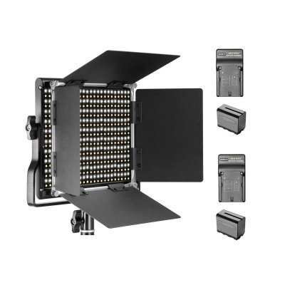 Painel de luz LED com abas e acessórios em fundo branco