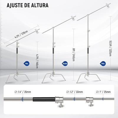 Três suportes metálicos ajustáveis para iluminação com alturas e diâmetros diferentes
