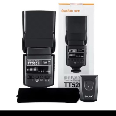 Flash Godox TT520 II preto com controlo remoto e caixa