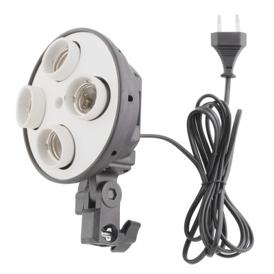 Suporte de lâmpadas cinza e branco com quatro soquetes e cabo preto