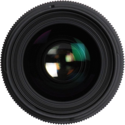 Lente de câmera fotográfica preta vista frontalmente