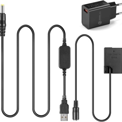 Carregador preto com cabo USB e adaptador de tomada europeu