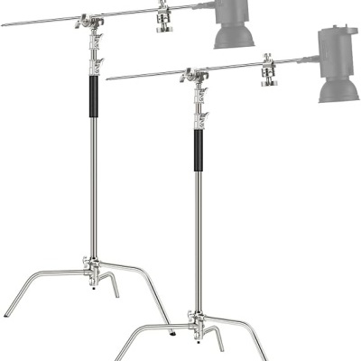 Suportes de metal cromado ajustáveis para iluminação em estúdio