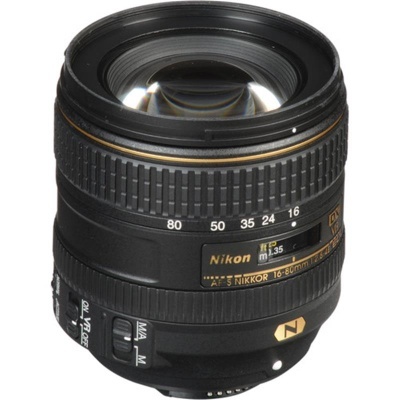 Objetiva fotográfica Nikon AF-S NIKKOR 16-80mm preta