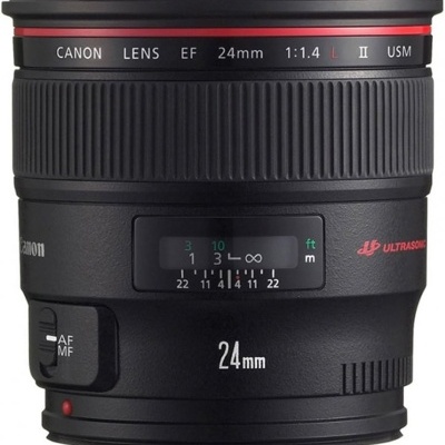 Lente Canon EF 24mm 1:1.4 L II USM preta com anel vermelho e marcações