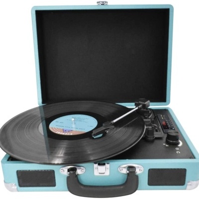 Tocadiscos portátil azul claro com vinil preto