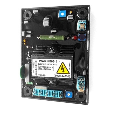 Placa eletrónica preta com componentes e aviso de risco de choque elétrico