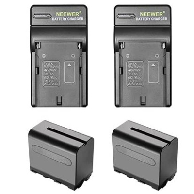 Dois carregadores de bateria e duas baterias negras da marca NEEWER