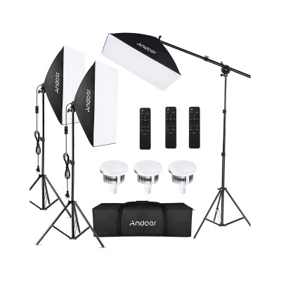 Conjunto de luzes de estúdio com softboxes, luzes LED, controladores remotos e bolsa de transporte preta