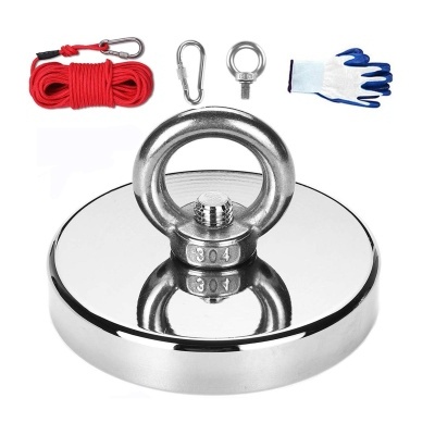 Íman de neodímio com acessórios em fundo branco