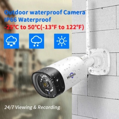 Câmara de vigilância externa branca e preta montada numa parede