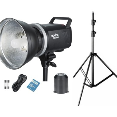 Kit de iluminação Godox preto com reflectores e tripé