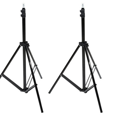 Par de tripés metálicos pretos ajustáveis com alavancas de trava