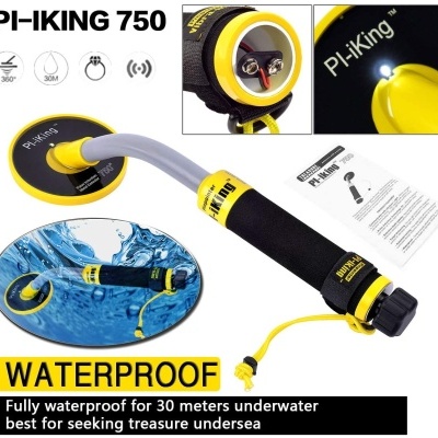 Detector de metais subaquático PI-KING 750 preto e amarelo com manual, texto waterproof e fundo azul simulando água