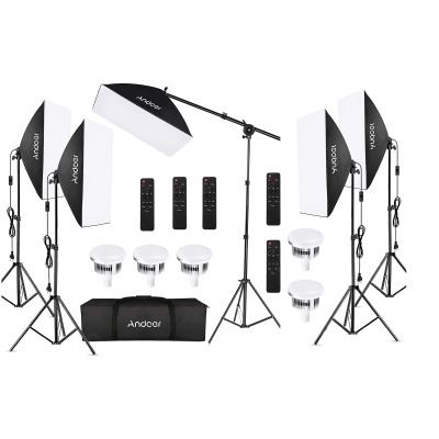 Kit de iluminação de estúdio com softboxes, lâmpadas LED, tripés, comandos e bolsas pretas