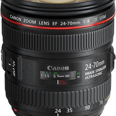 Lente fotográfica Canon Zoom Lens EF 24-70mm preta com anel vermelho e marcações de zoom
