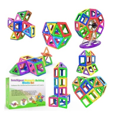 Conjuntos coloridos de blocos magnéticos de construção geométrica com caixa verde