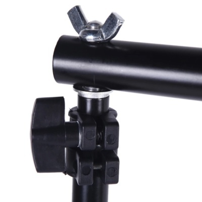 Fixação ajustável metálica preta com parafuso de asa prateado