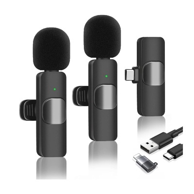 Microfone sem fios preto com acessórios USB