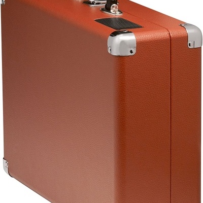 Mala rígida castanha com cantos metálicos e pega preta