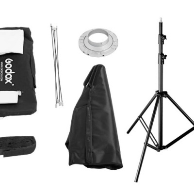 Equipamento Godox de estúdio fotográfico com bolsa, softbox, tripé e acessórios pretos e metálicos