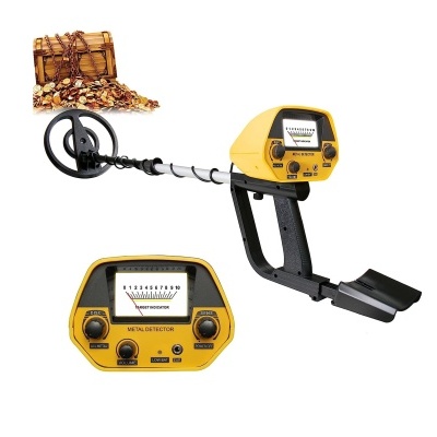 Detector de metais amarelo e preto com visor analógico e baú de moedas