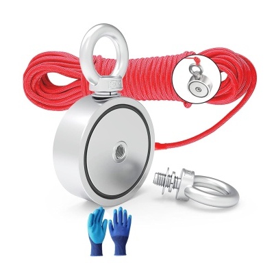 Imã de neodímio com corda vermelha e luvas azuis