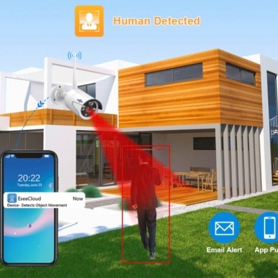 Câmara de segurança a detetar humano com smartphone a mostrar notificação