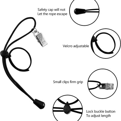 Corda preta com clip metálico e fecho ajustável com texto em inglês