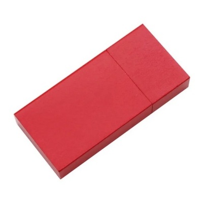 Caixa retangular vermelha com tampa sobre fundo branco