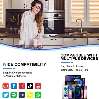 Mulher numa cozinha moderna com caneca rosa e texto de compatibilidade de dispositivos e redes sociais