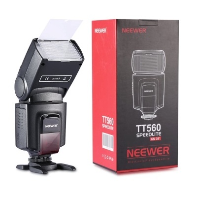 Flash externo Neewer TT560 Speedlite GN 38 preto com difusor e caixa
