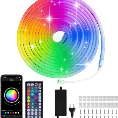 Tira de LED RGB brilhante em espiral com acessórios e smartphone mostrando controle de cor