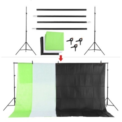 Kit estúdio com fundos verde, branco e preto, suportes e garras de fixação.