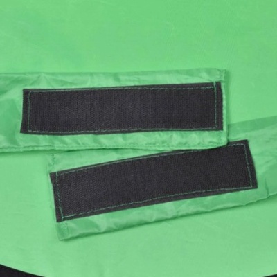 Casaco verde claro com velcro preto nas mangas
