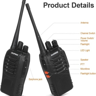 Dois rádios comunicadores pretos com texto descritivo ao lado