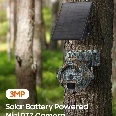 Câmara Mini PTZ 3MP com painel solar montada numa árvore em floresta
