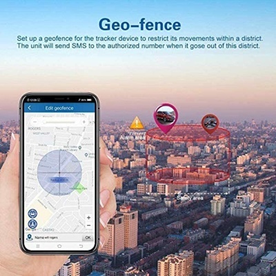 Imagem de aplicação Geo-fence num smartphone com mapa e áreas delimitadas sobre vista aérea da cidade