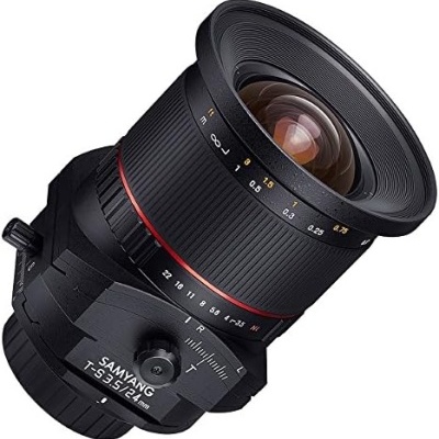 Objectiva fotográfica Samyang T-S 3.5/24mm preta com anel vermelho e marcações de distância.