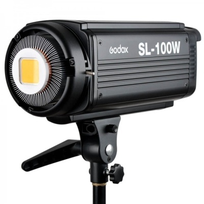 Luz de estúdio Godox SL-100W preta com suporte ajustável