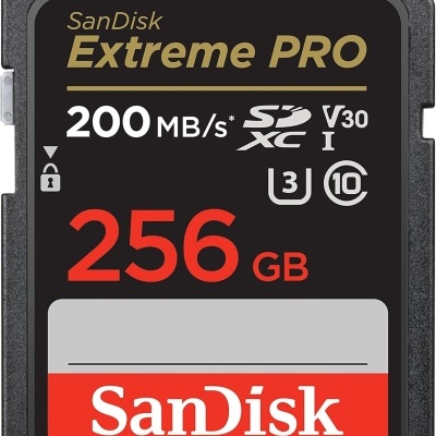 Cartão de memória SanDisk Extreme PRO 256 GB preto com texto e símbolos em várias cores