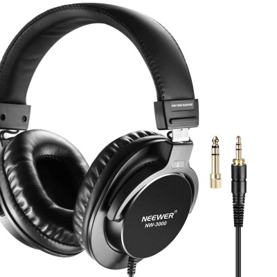 Auscultadores pretos fechados NEEWER NW-30U com adaptadores jack