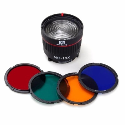 Lente com ampliação NG-10X e quatro filtros coloridos em vermelho, verde, laranja e azul